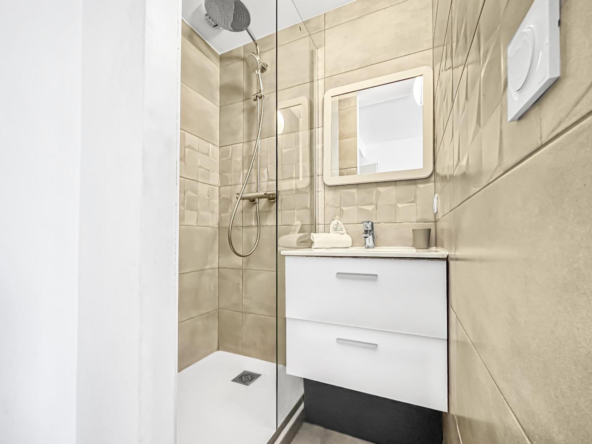 La Coloc Choco: Central Coliving with Private Rooms & Amenities Annemasse Exterior photo