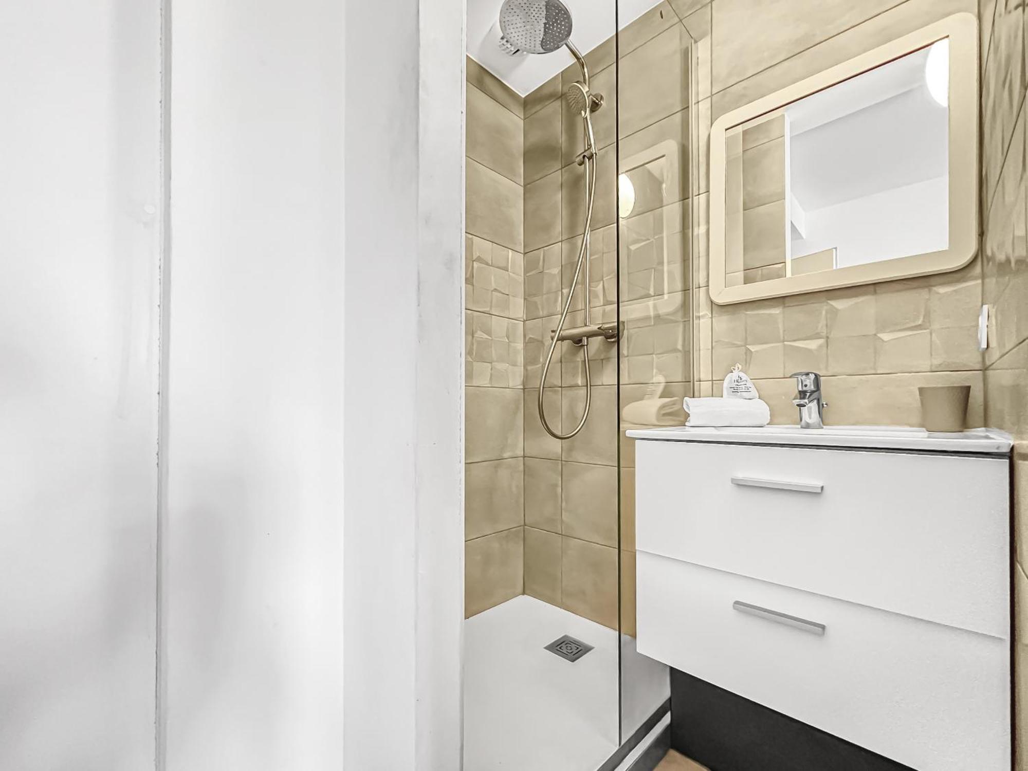 La Coloc Choco: Central Coliving with Private Rooms & Amenities Annemasse Exterior photo